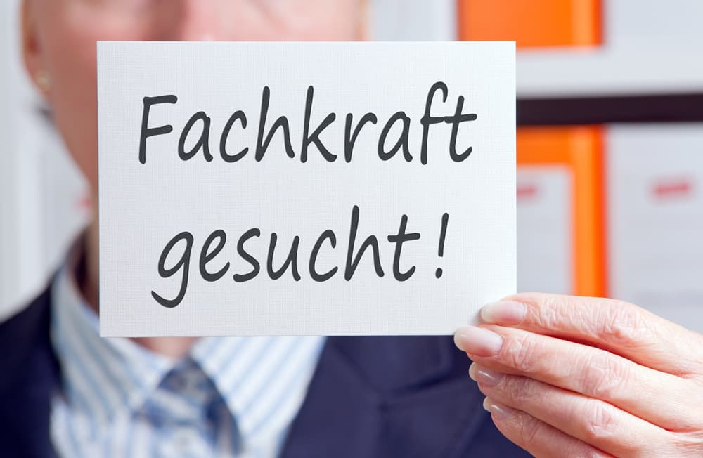 F Fachkraft neu (jpg) | Motiv © DOC RABE Media - Fotolia.com | © Fotolia.com, Februar 2014