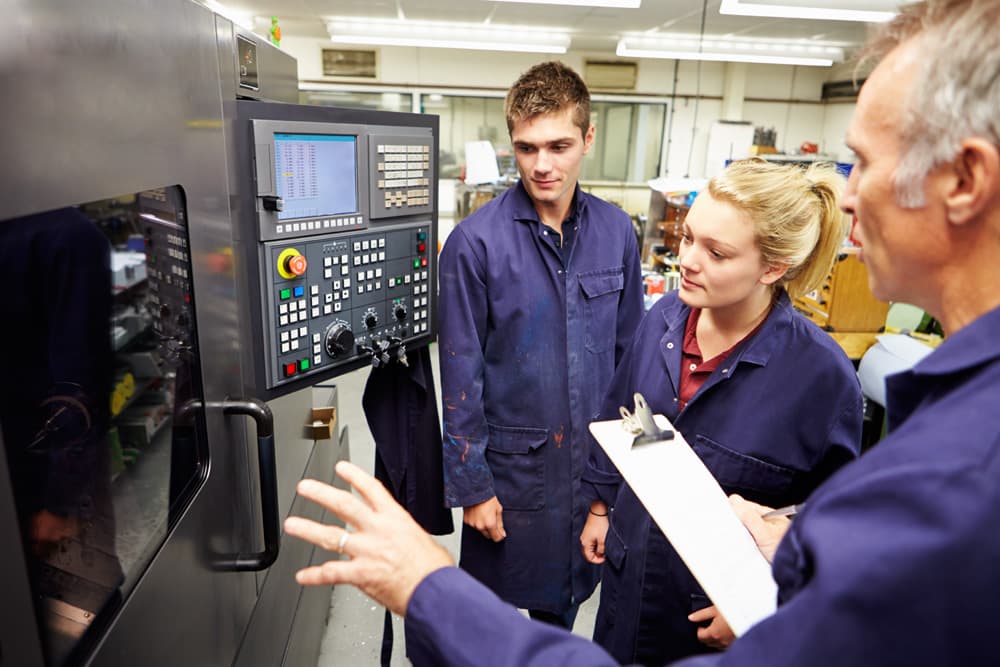 F Ausbildung 2 neu (jpg) | Motiv © Monkey Business - Fotolia.com | © Fotolia.com, Februar 2014 F Ausbildung 2 neu (jpg) | Motiv © Monkey Business - Fotolia.com | © Fotolia.com, Februar 2014