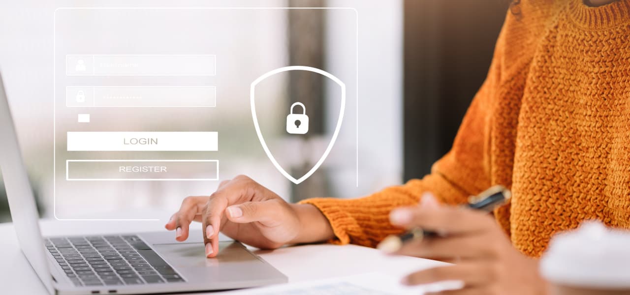 A Datenschutz 1 Header (jpg) | Motiv ©NINENII-stock.adobe.com | © stock.adobe.com, September 2024 Eine Frau gibt gibt Login und Passwort in ein Laptop ein. | Motiv ©NINENII-stock.adobe.com | © stock.adobe.com, September 2024
