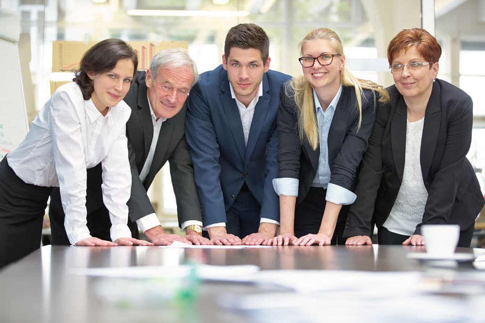 F Teamarbeit 3 neu (jpg) | Motiv © Robert Kneschke - Fotolia.com | © Fotolia.com, Juni 2016 F Teamarbeit 3 neu (jpg) | Motiv © Robert Kneschke - Fotolia.com | © Fotolia.com, Juni 2016
